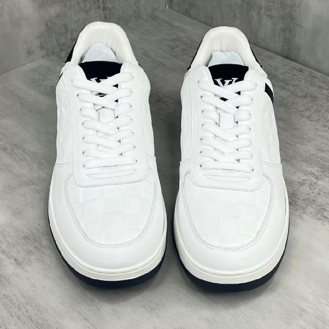 Louis Vuitton 23ss Rivoli 运动鞋为柔软牛皮革压印经典