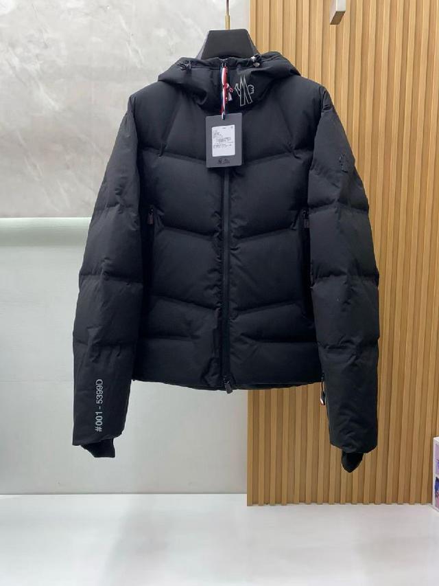 羽绒服 原版1:1订制五金配件全进口原版定制 欢迎专