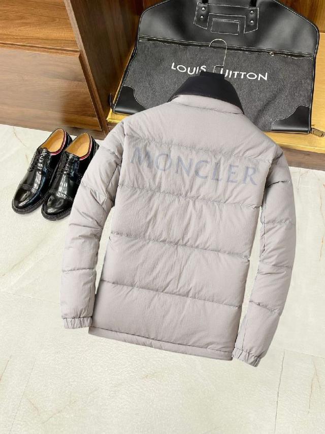 2025秋冬新款羽绒服。这款号称羽绒服届最贵的，全
