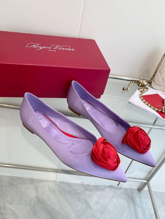 Roger Vivi   SS26 玫瑰花 早春新款平底高跟单鞋