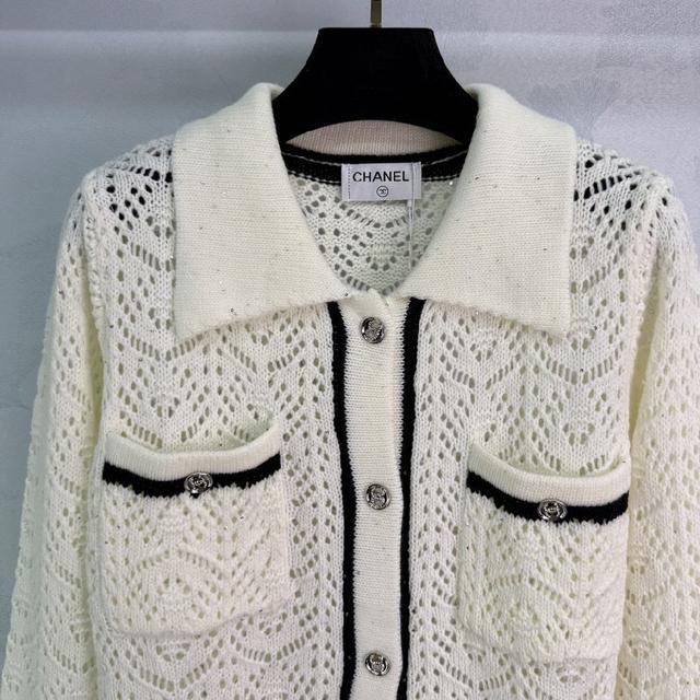 25早秋新款圆领针织开衫 圆领设计配色包边 胸前蜜蜂