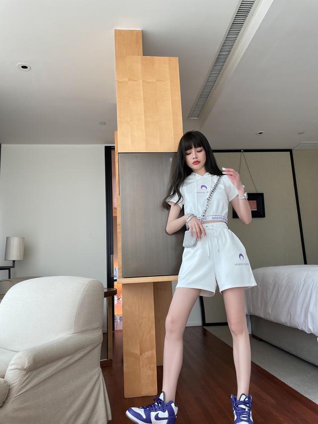 潮牌女套装