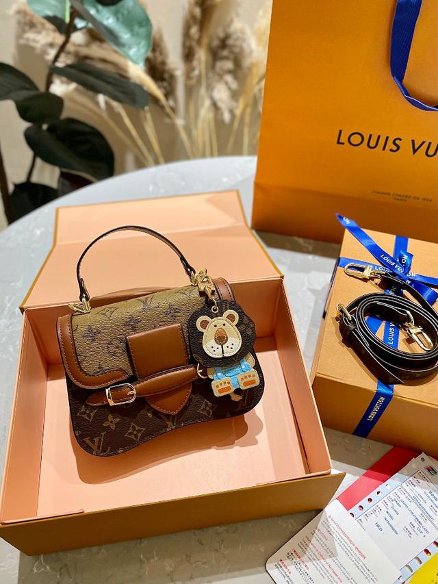 禮盒包裝 配送挂件 Lv 中古 手提郵差包