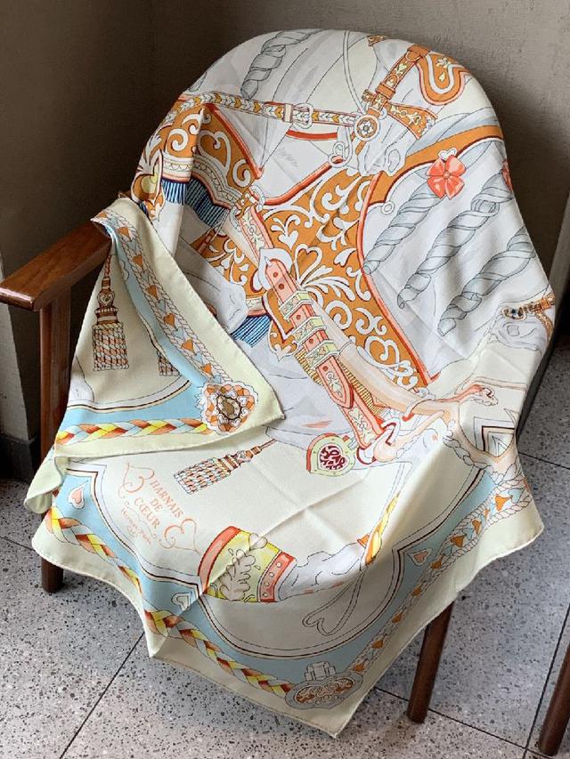 香家logo与字母的完美碰撞设计 底部还有隐隐约约的双C小Logo