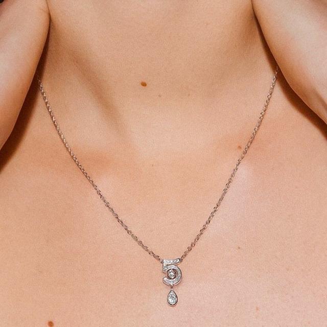 八花祖母绿手链，实在是太飙了，怎么搭怎么好看