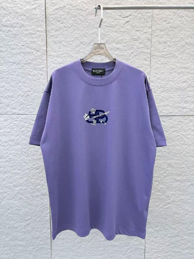 2026春夏新款 蜜蜂字母锁链绣花  圆领短袖t恤 上身超舒服🔥