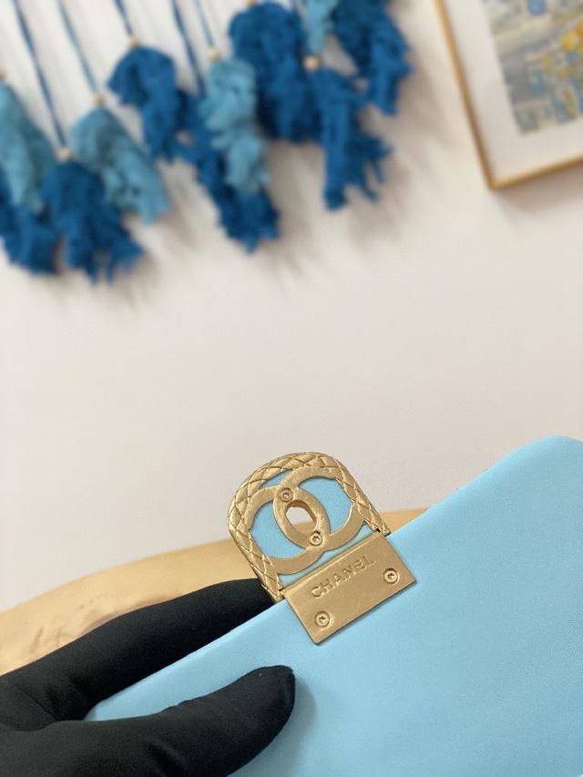 CHANEL：：．型号：92993尺寸：33CM：