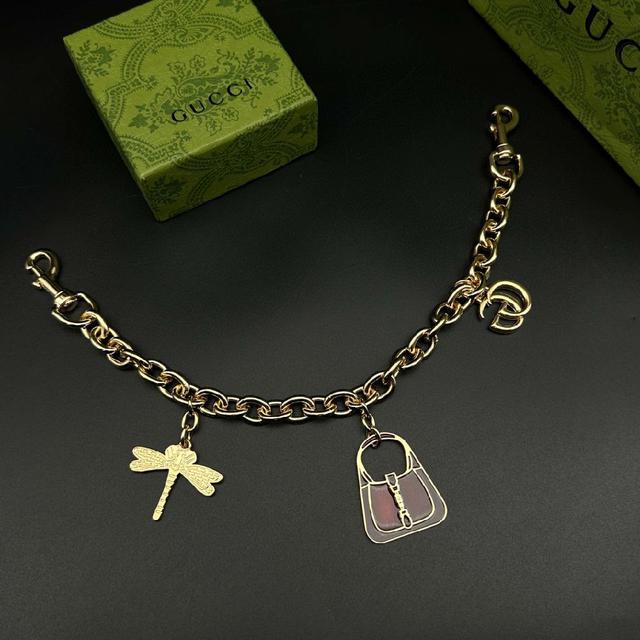 新款 Gucci 古驰 新款两色 包挂钥匙扣 ☀原版logo 确实精致。手感真的很赞