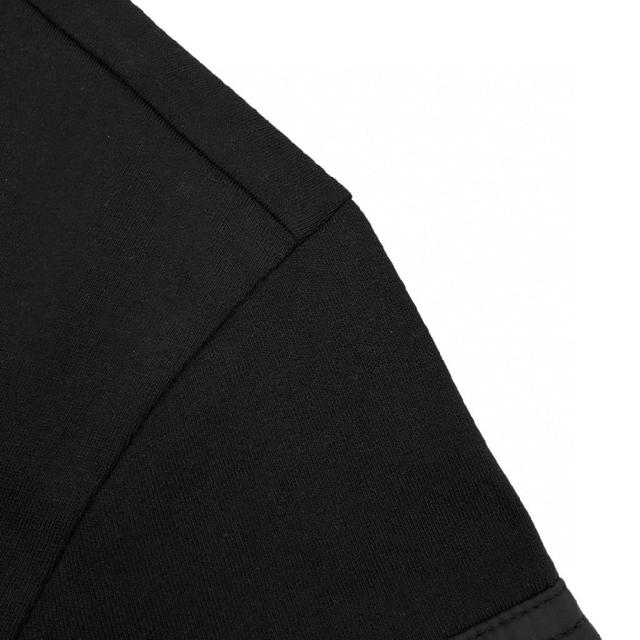 面料采用定制奢密双纱全棉平纹绸 手感柔软 舒适贴肤 以高级灰为主色调