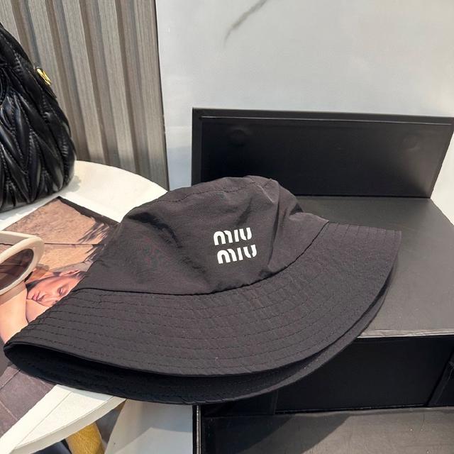 miumiu缪缪新款速干简约渔夫帽🧢轻盈透气 潮流百搭，