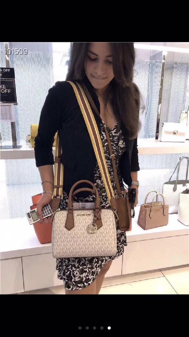 独家新款女士十字纹配老花饺子包手提斜挎包、内里容量大