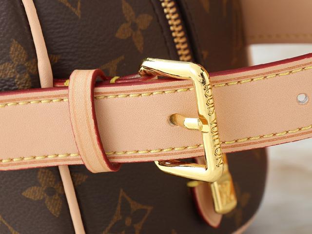 Locker Dopp Kit 盥洗袋取材 Monogram 帆布，融汇当代潮流和典雅格调