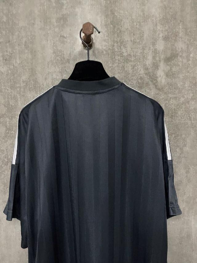 Miu Miu 25ss 高级灰条纹小标翻领长袖polo衫 面料采用