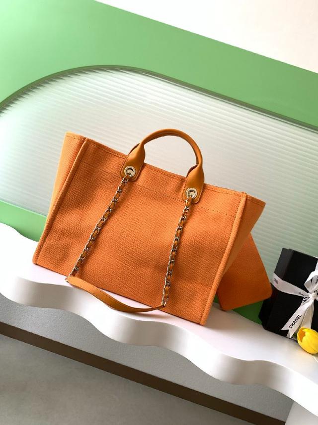 袋👜飞机✈️机场包包，采用深蓝丹宁面料+经典菱格纹