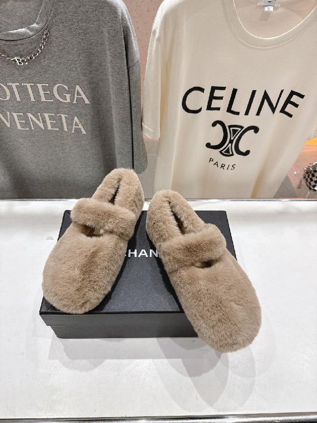 这款毛毛玛丽珍真的是真太可爱了 柔软蓬松的毛毛，舒服暖脚!