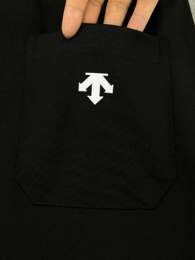 迪桑特、2025春夏全新系列单品上线，非常时髦前卫的一款男女同款短袖