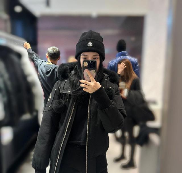 加拿大银剪刀Moose Knuckles一直是被公认为最保暖的羽绒服