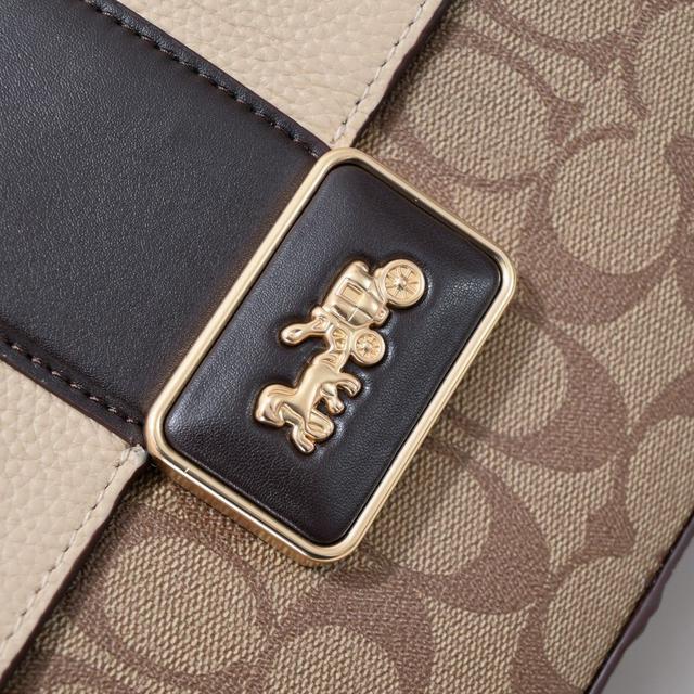 专柜最新款采用进口顶级牛皮，搭配原版古银五金经