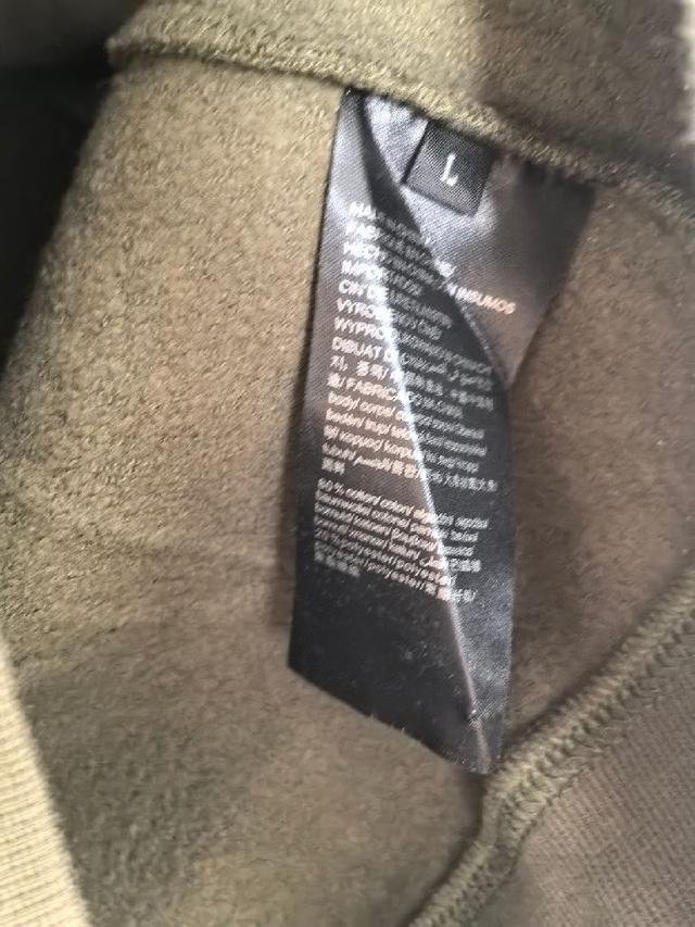 新款设计感卫衣  官网同步！这款T恤极简主义设计