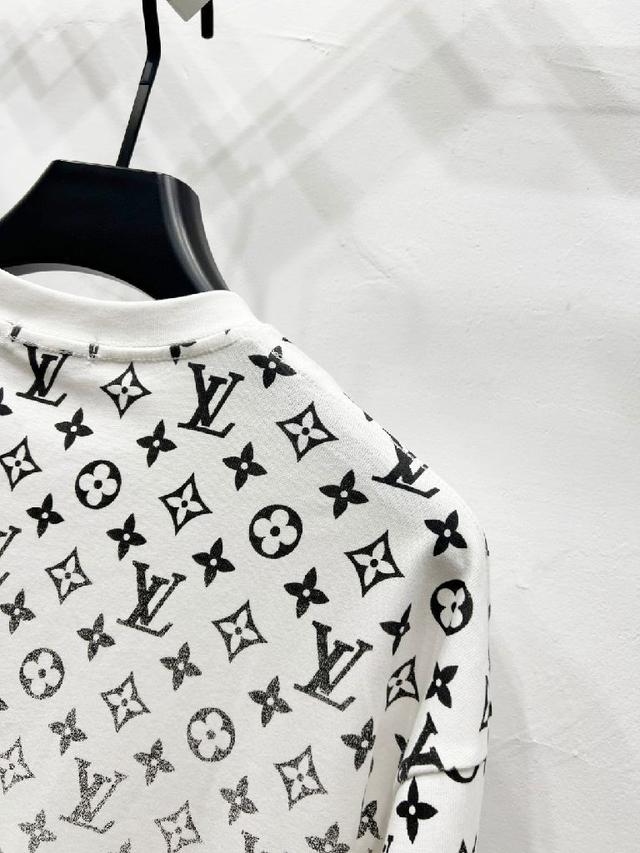 巴宝莉 2025ss夏季新品经典骑士战马短袖，解锁高