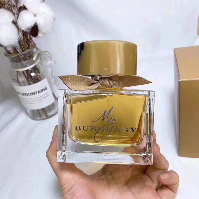 一比一专柜版本，巴宝莉黄专属香水90ML！