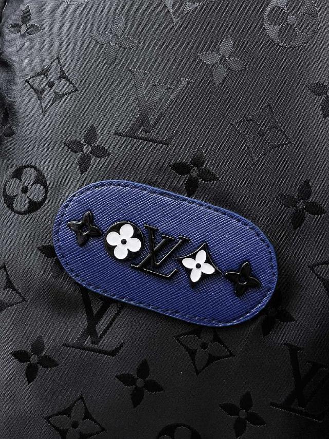 全部90绒的。带着经典的Logo组合搭配，第一眼看到就是满满的