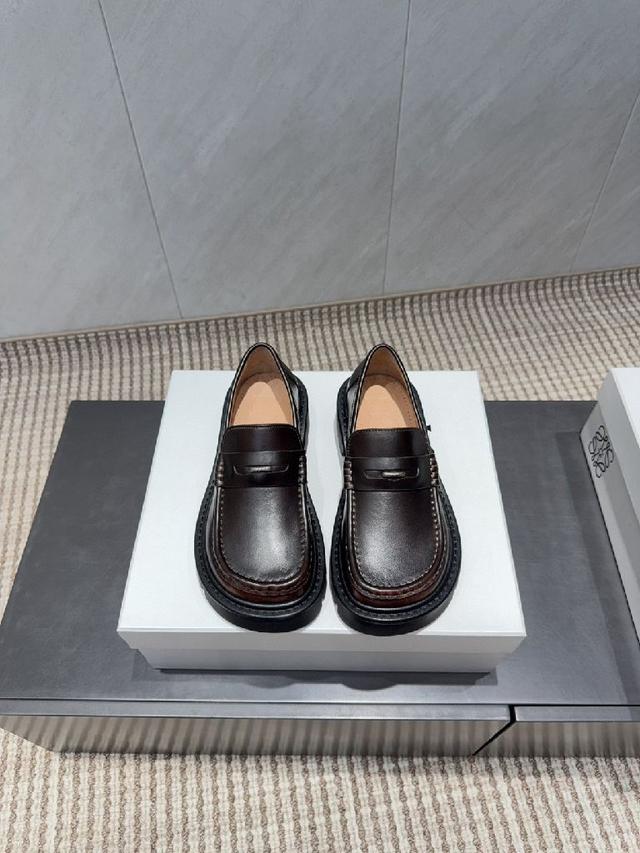 发售蠢萌可爱的造型带了点复古味！ 造型特殊，