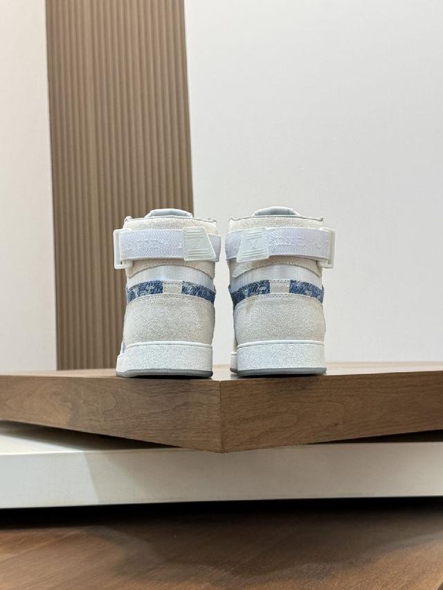 L家rivoli高帮运动鞋-顶级品质   本款运动鞋取材意