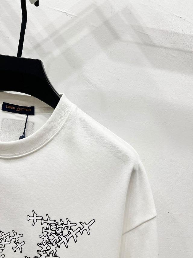 32支2*2螺纹，成衣两遍水洗处，面料舒适亲肤无异感