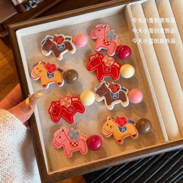 新年少女馬上有錢小馬瀏海夾(預購)