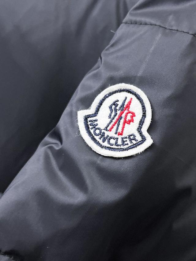 全部90绒的。带着经典的Logo组合搭配，第一眼