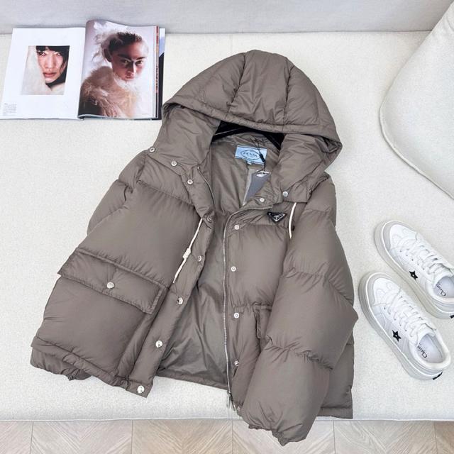 立体剪裁H版型 经典时髦又帅气 原版徽标字母logo