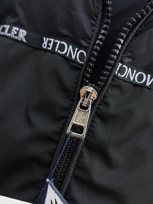 官网款2025秋冬新款羽绒服。这款号称羽绒服届最高端的