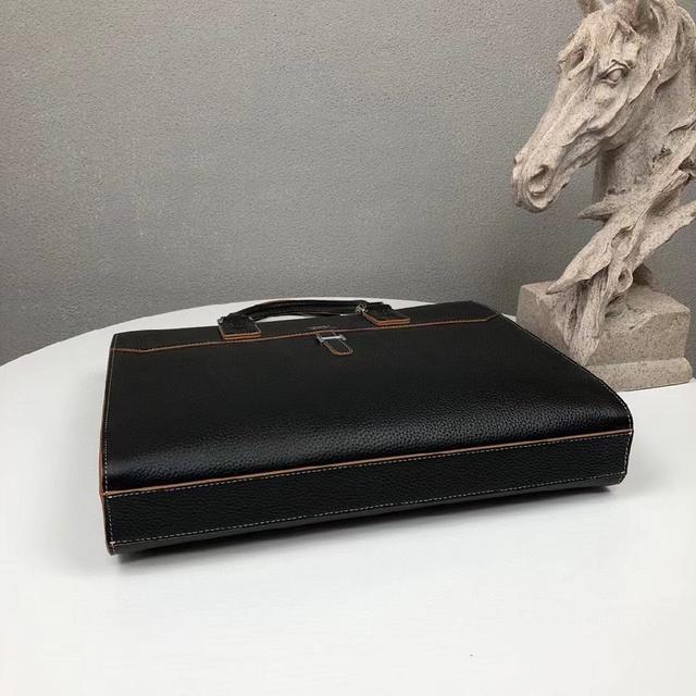 品质专柜同步狠货来袭顶级打蜡牛皮，专柜原单五金，