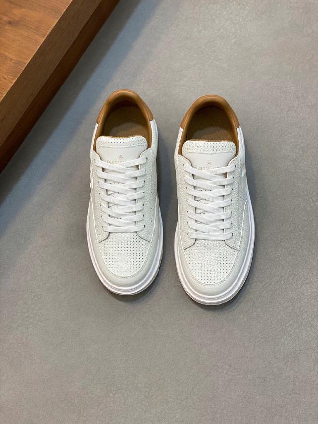 顶级代购🇮🇹 路 炸街男神爆款运动板鞋专柜同步