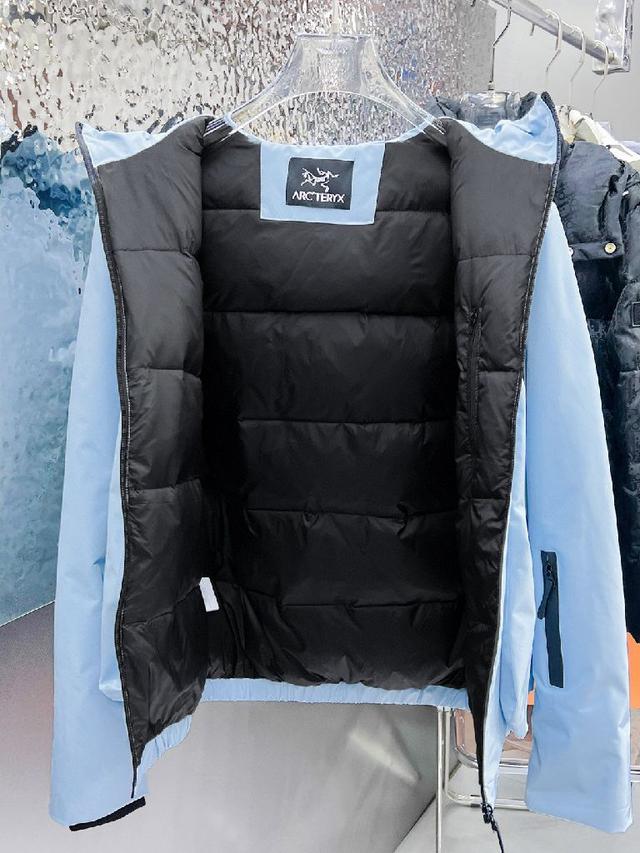官网款2025秋冬新款羽绒服。这款号称羽绒服届最高端的