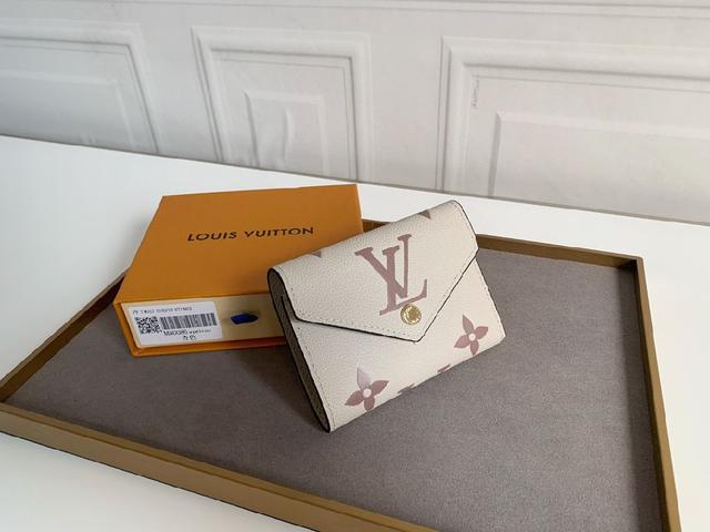 VICTORINE 钱夹本款 Victorine 钱夹以 Monogram Empreinte