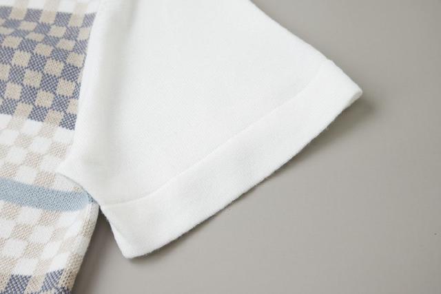 上身百搭有型，经典不过时 日常休闲轻松切换场合的翻领POLO衫，从内到外散发着儒雅气质