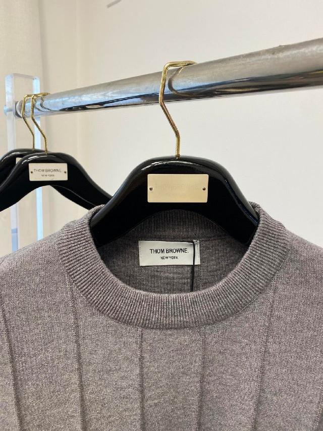 2025新品羊毛衣 具有手感细腻柔软，可直接与肌肤接触，