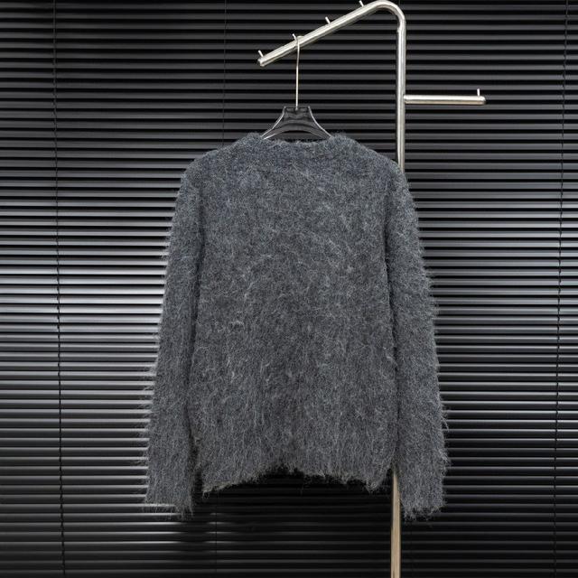 始祖鸟新款圆领长袖， 胸口袋压标logo干净舒适