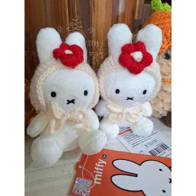 正版授權 韓國 山茶花米菲兔夜光毛絨吊飾#04/07