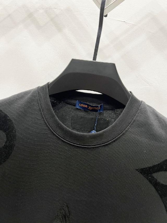 法国路威酩轩集团-LVMH旗下品牌，著名奢侈品箱包和皮具