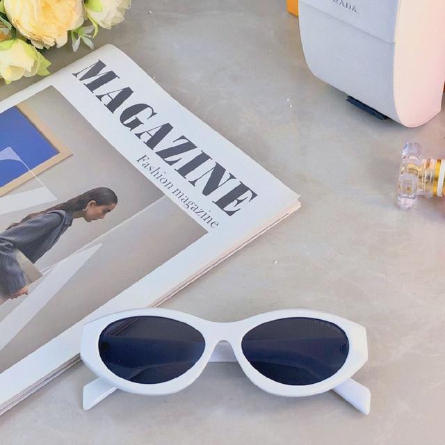 新款字母构造镜腿大框时尚设计师文艺太阳镜女防紫外线