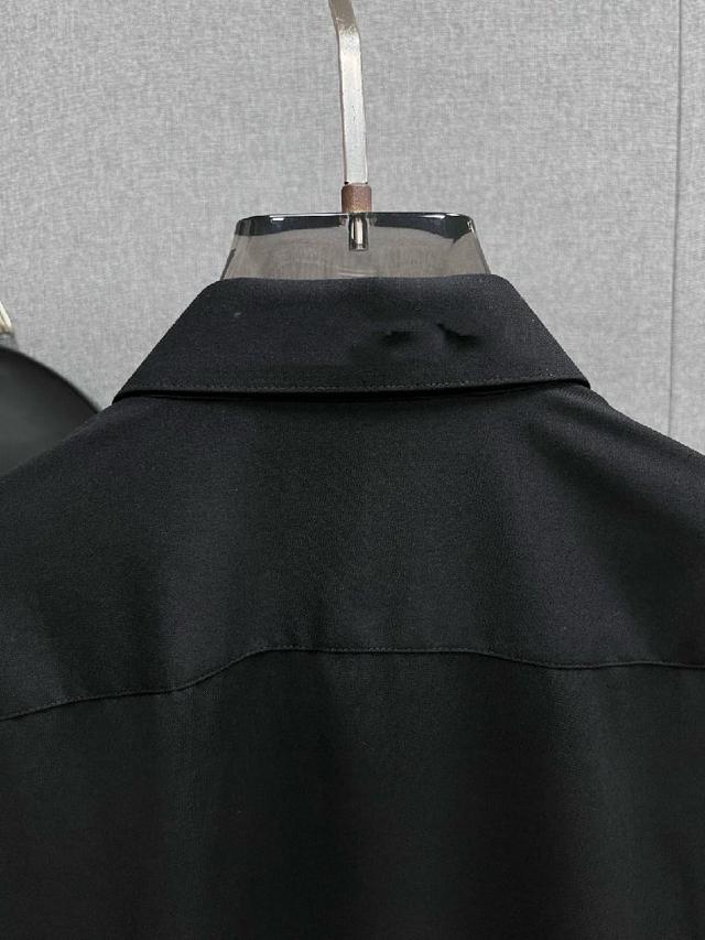 人工学立体裁剪，上身自然修身，纯棉竹纤维面料，工艺精致、大气。时尚感爆棚