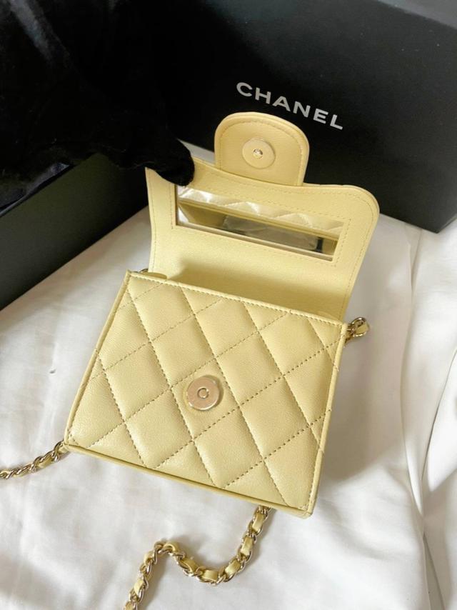 Chanel 新款 trendy 小雞黃