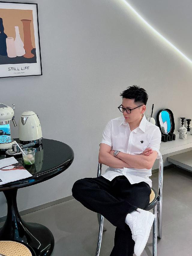 鲁泰丝滑面料，舒服透气，休闲衬衣，简约时尚，从容百搭，帅气优雅