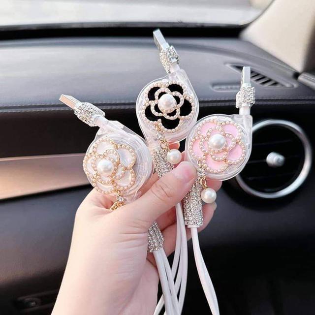 水鑽珍珠山茶花車載三合一伸充電線（預購）