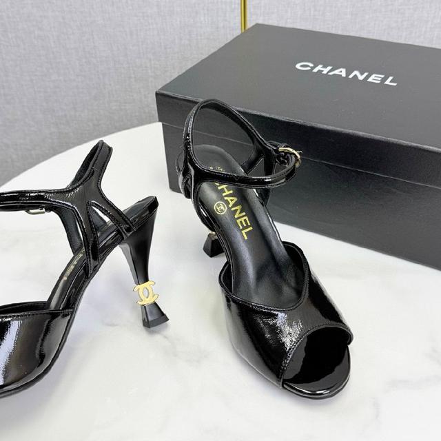 真的强烈推荐‼️这一系列真的太美了‼️ 独特链条蝴蝶结设计👡上脚精致优雅