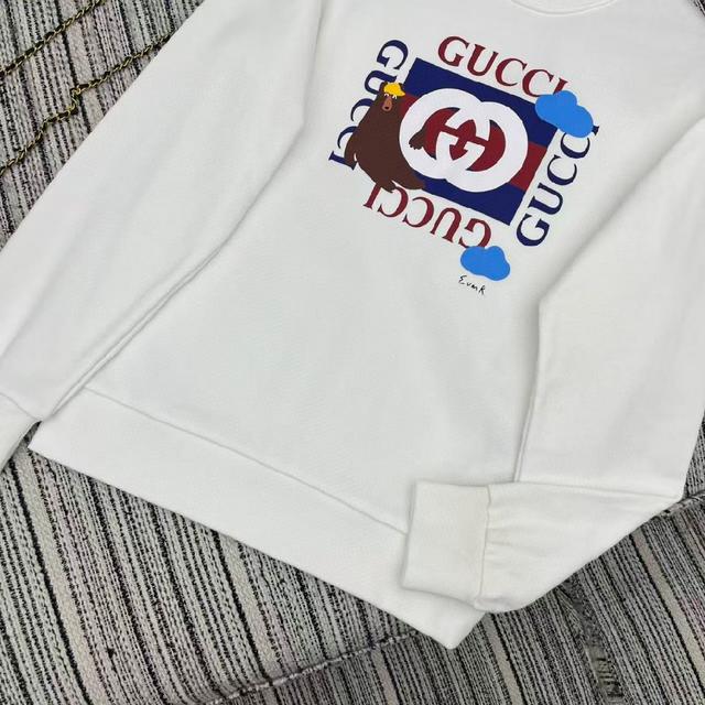 25年早秋系列Miu*新款小绵羊皮短裤 字母贴布