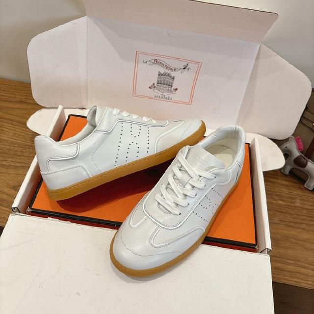 有一定厚度增高显腿长！透体透气 舒适的小牛皮